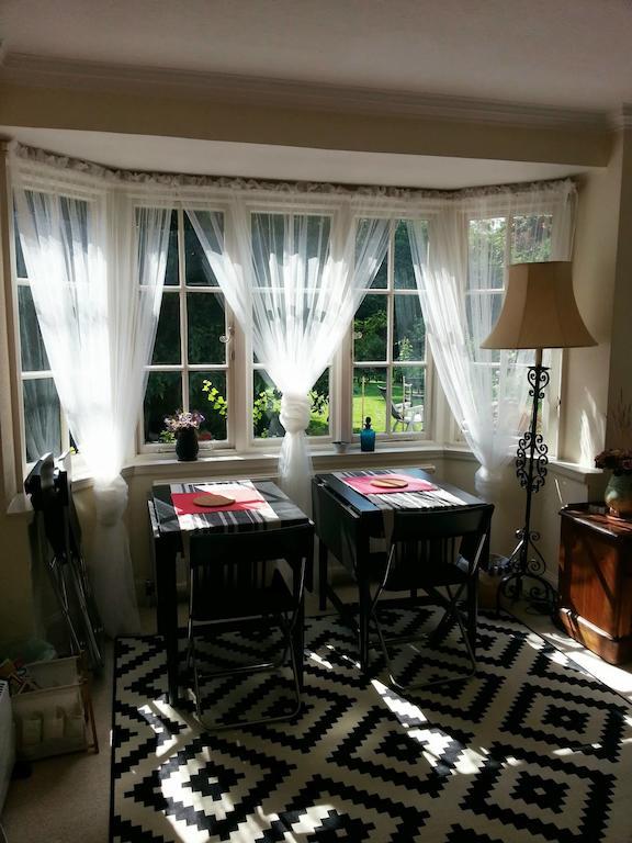 Rosemead Guest House Claygate Zewnętrze zdjęcie