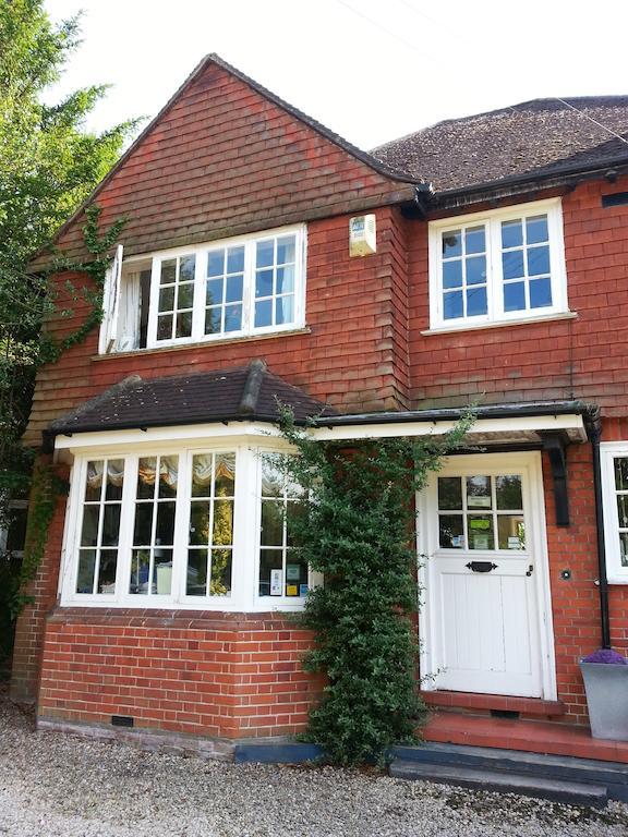 Rosemead Guest House Claygate Zewnętrze zdjęcie